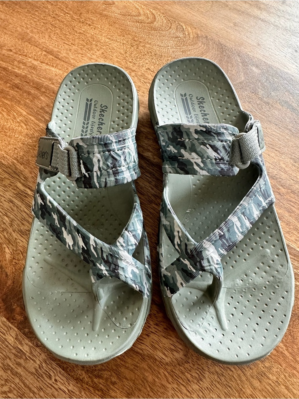 Skechers Women's Reggae Mad Swag Sandals Size 6 36